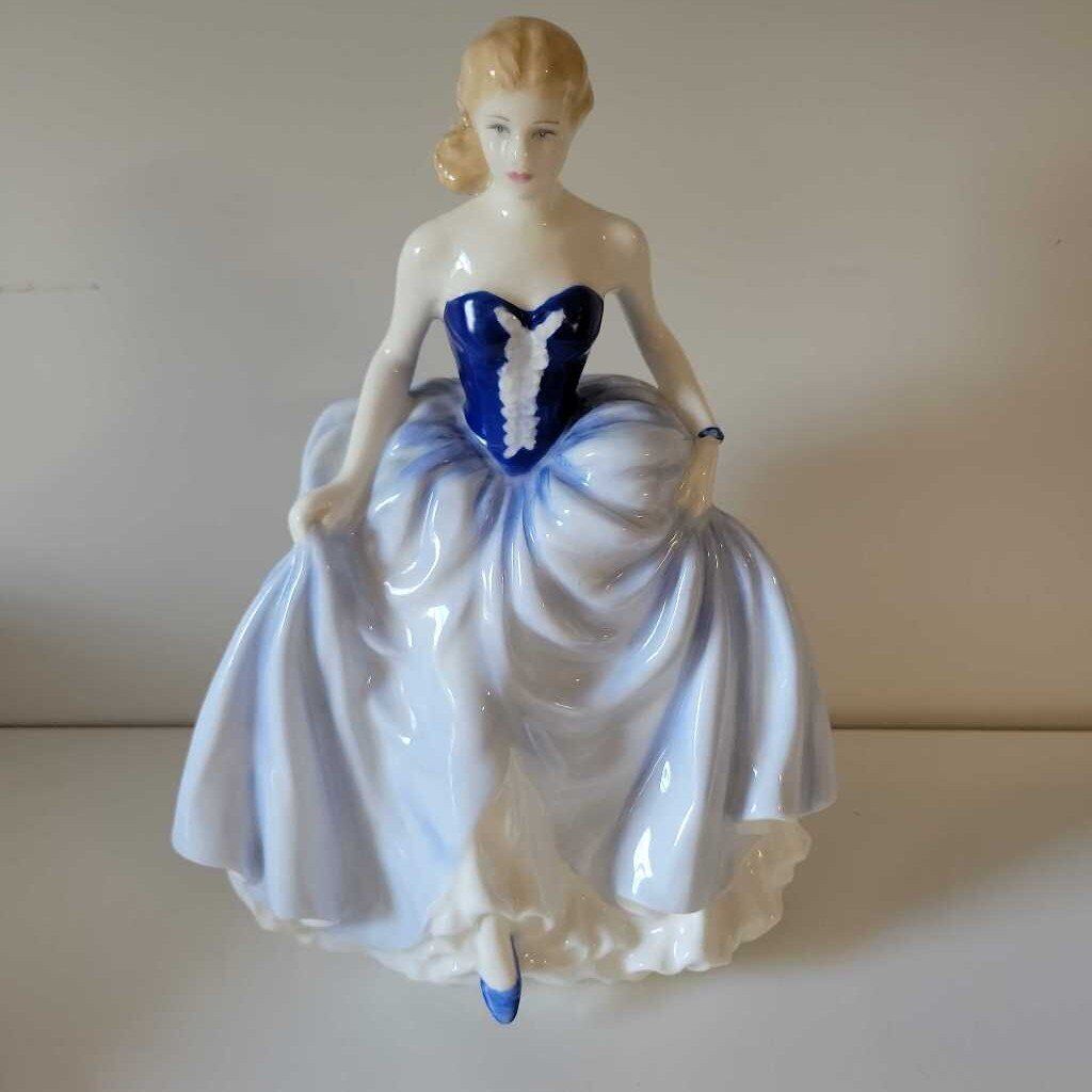 Royal Doulton Susan Figurine HN 4532 (Haus)