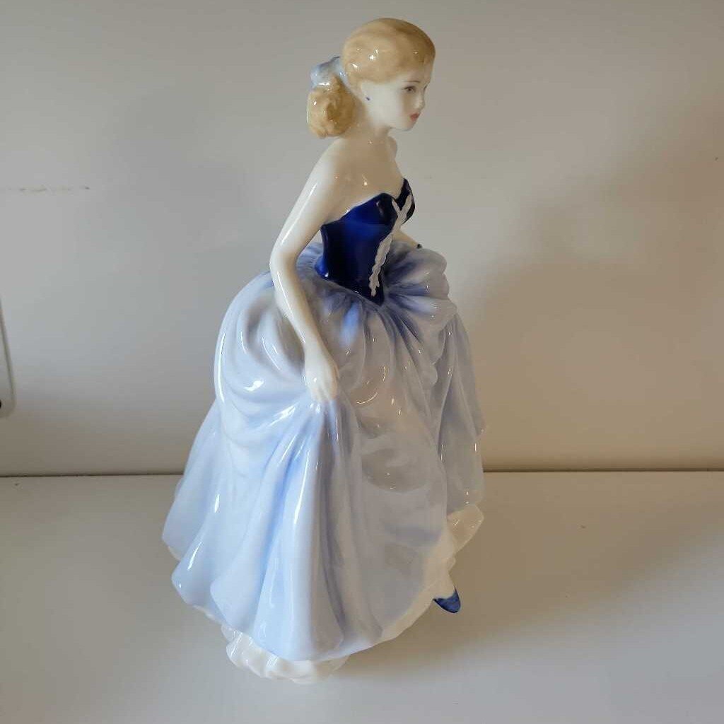 Royal Doulton Susan Figurine HN 4532 (Haus)