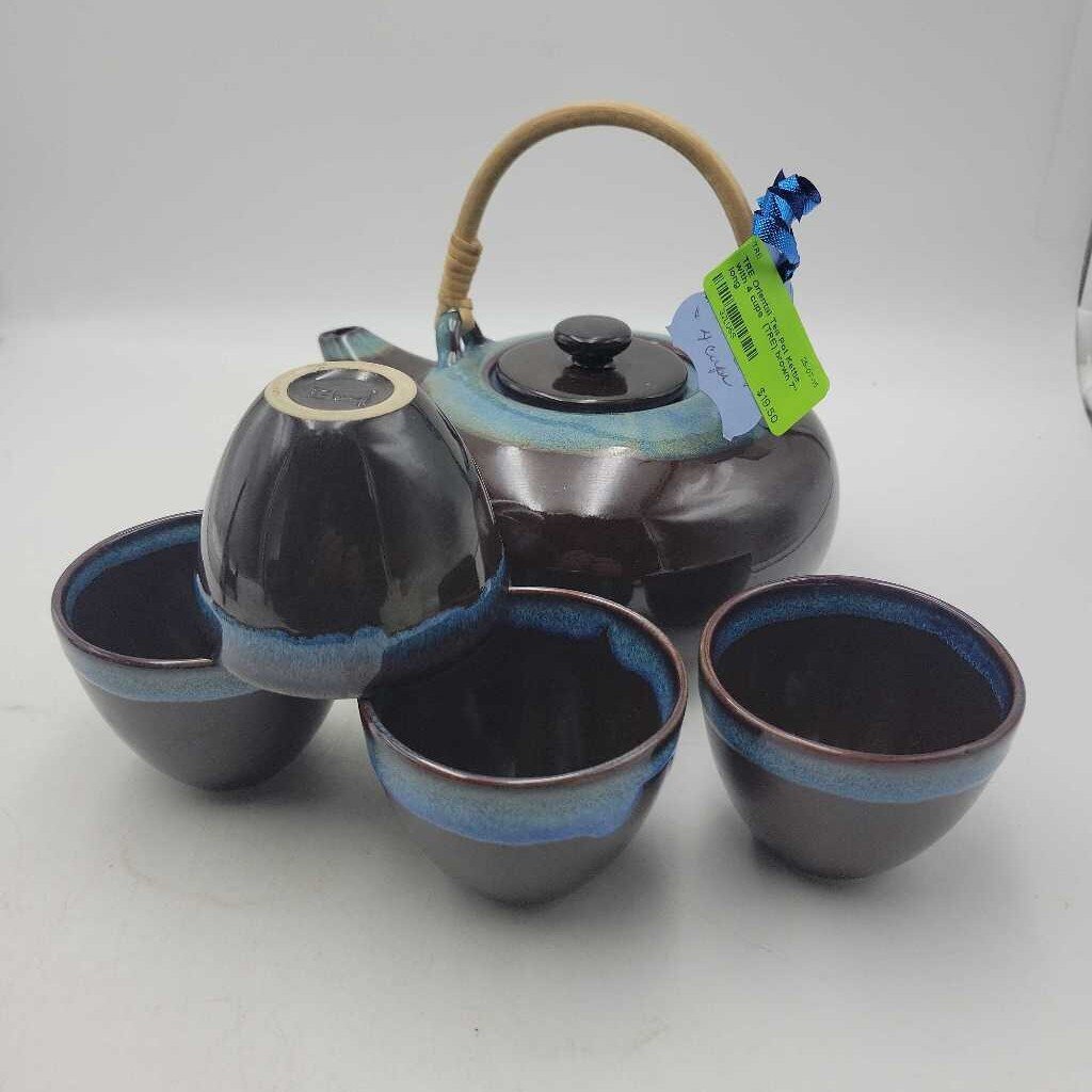 Oriental Tea Pot Kettle with 4 cups (TRE)
