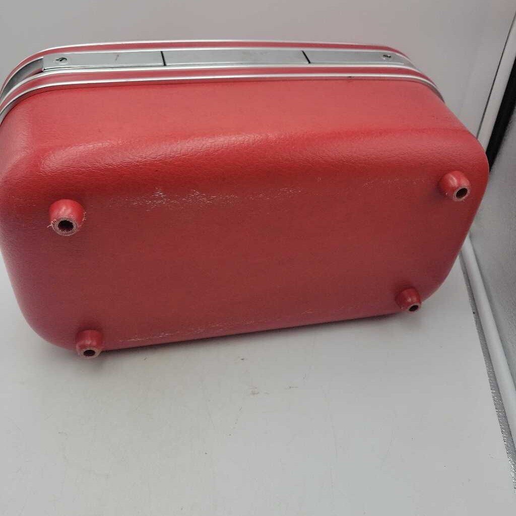 Retro Red Train Case Make up case (LOR)