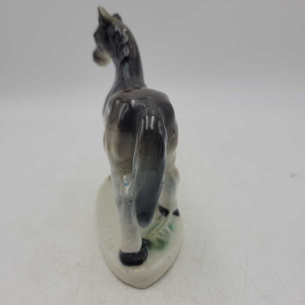 VTG Ceramic Horse figure 4 1/2in (BG)