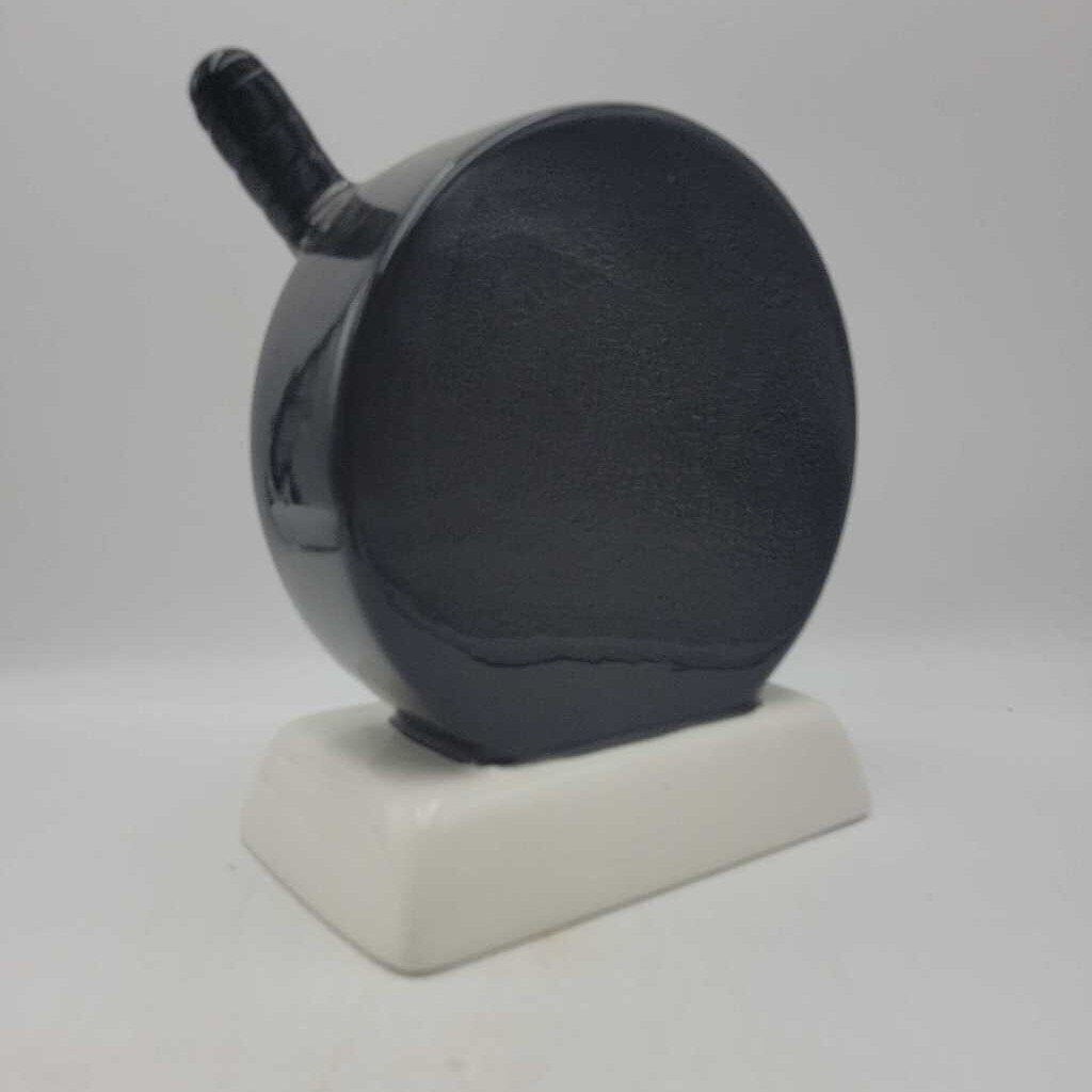 Hockey puck / stick coin bank ceramic (JAS)