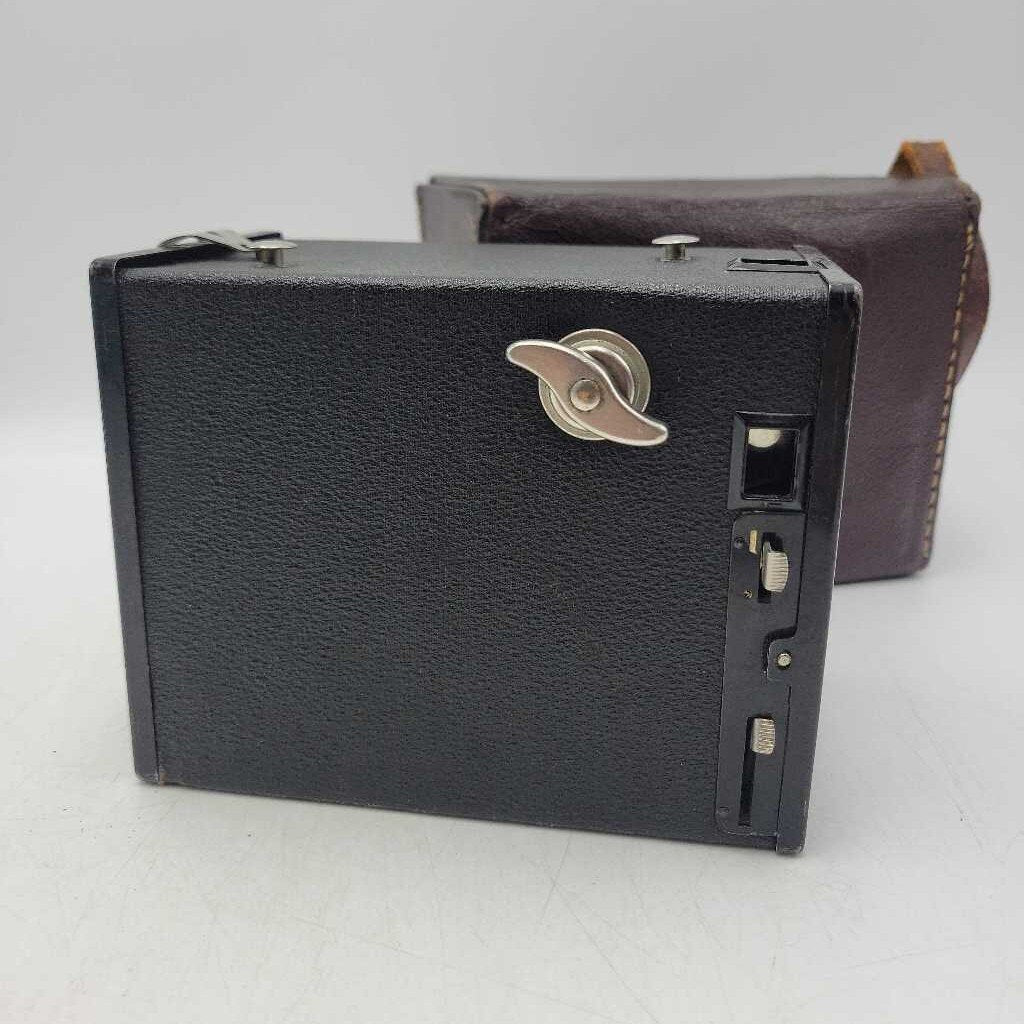 Antique Agfa Camera in Leather Case (TWS)