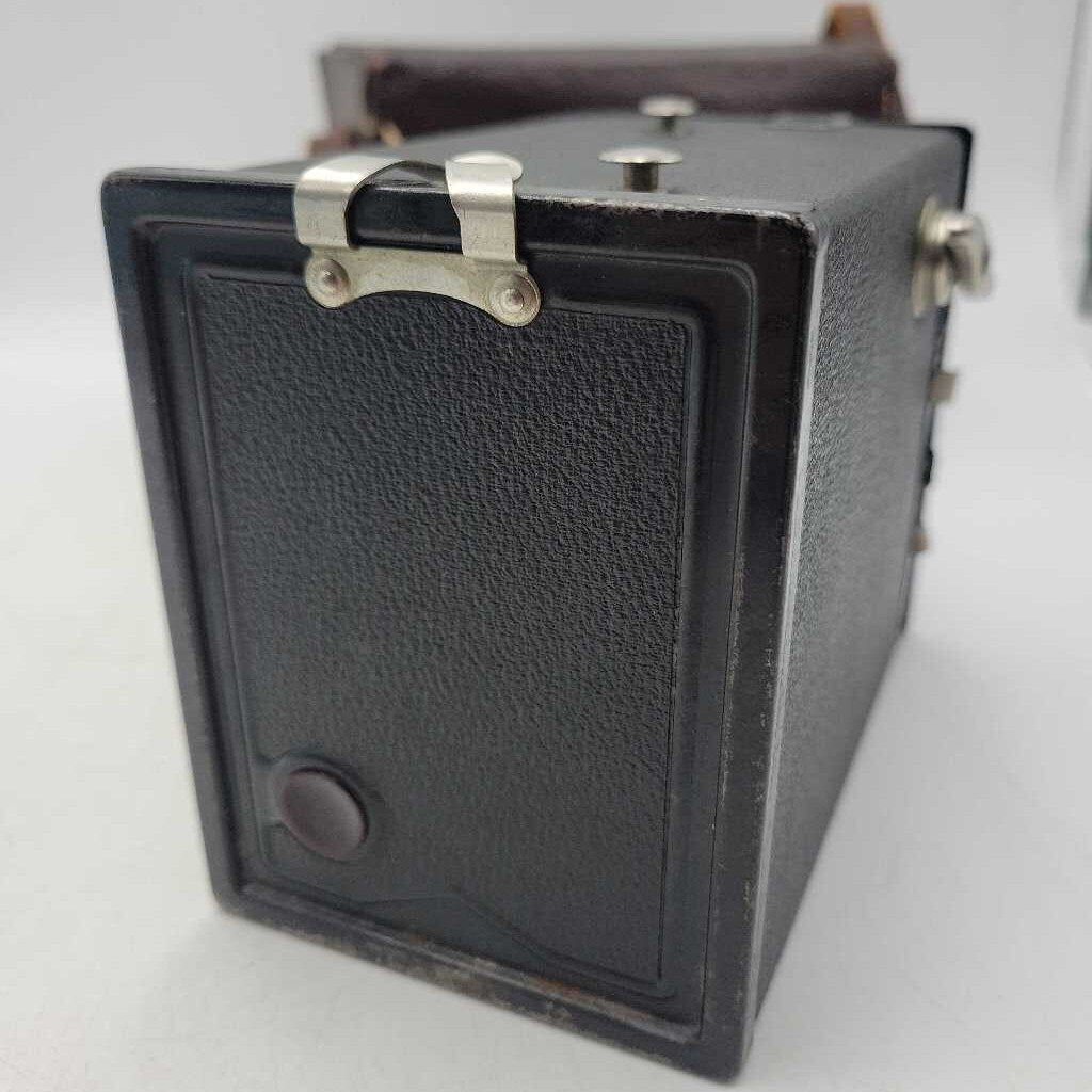 Antique Agfa Camera in Leather Case (TWS)