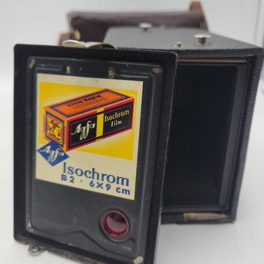Antique Agfa Camera in Leather Case (TWS)
