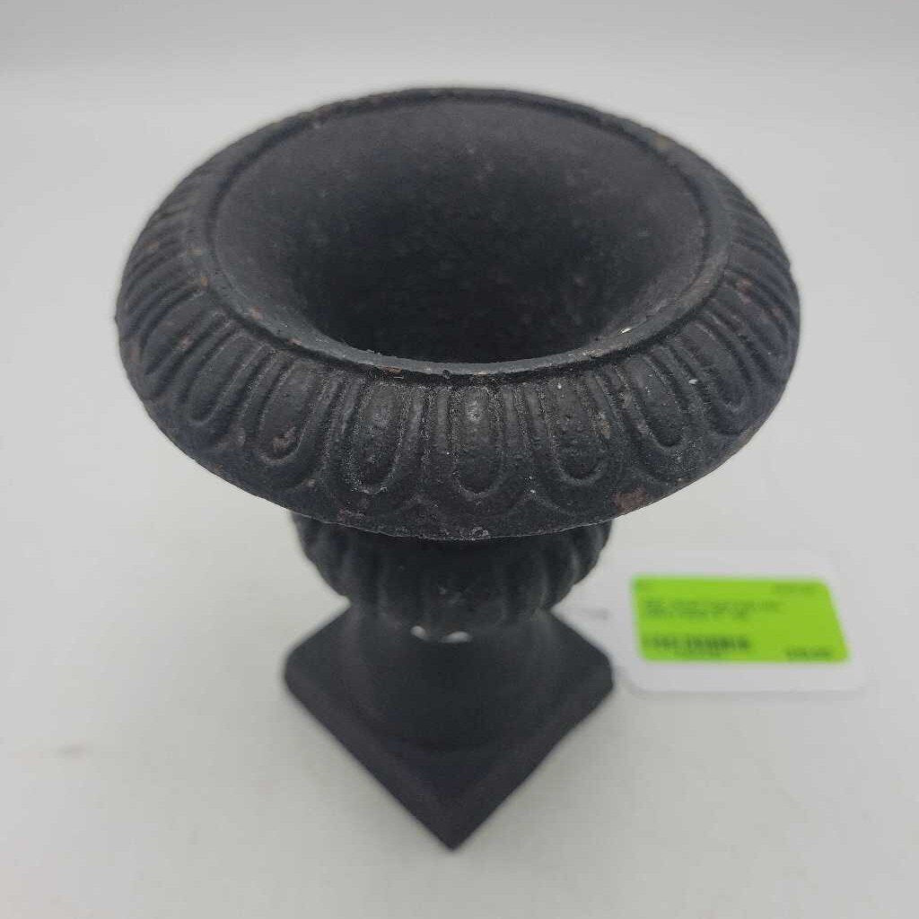 Small Cast Iron Urn (GEC)