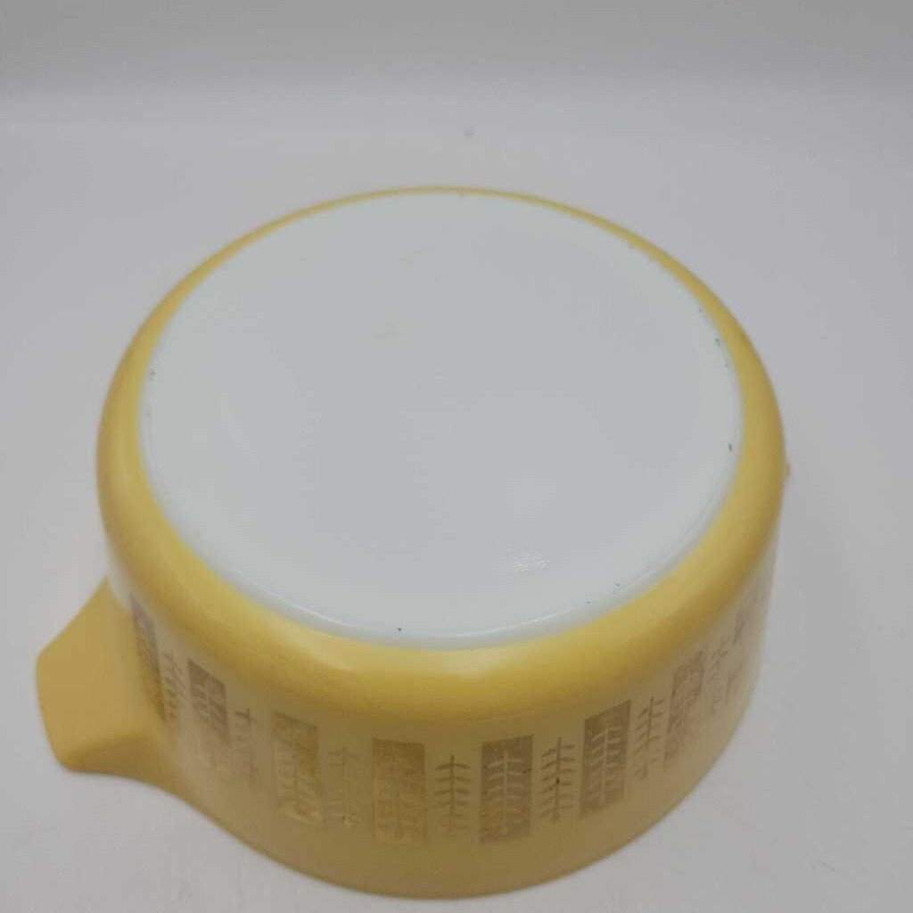 Pyrex Bowl Rare Yellow Wheat pattern (DEB)