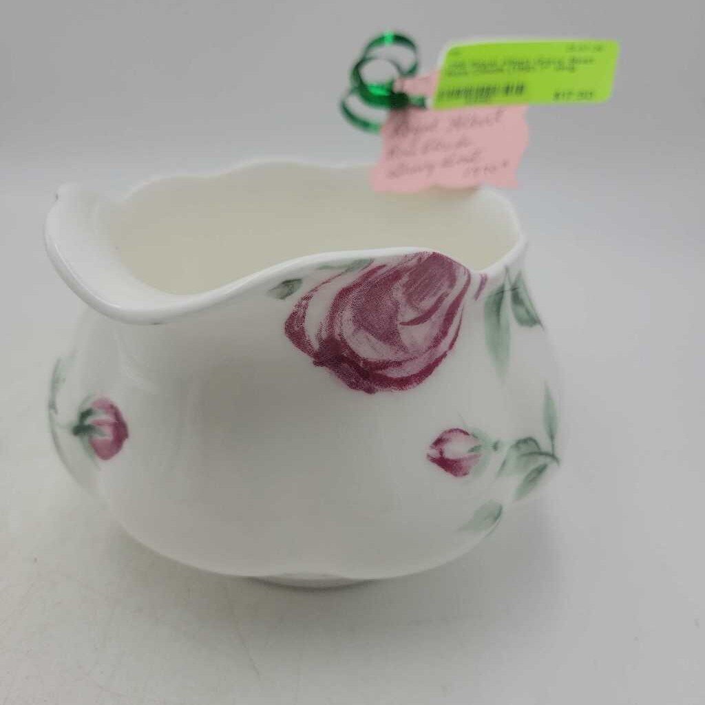 Royal Albert Gravy Boat Rose Clouds (TRE)