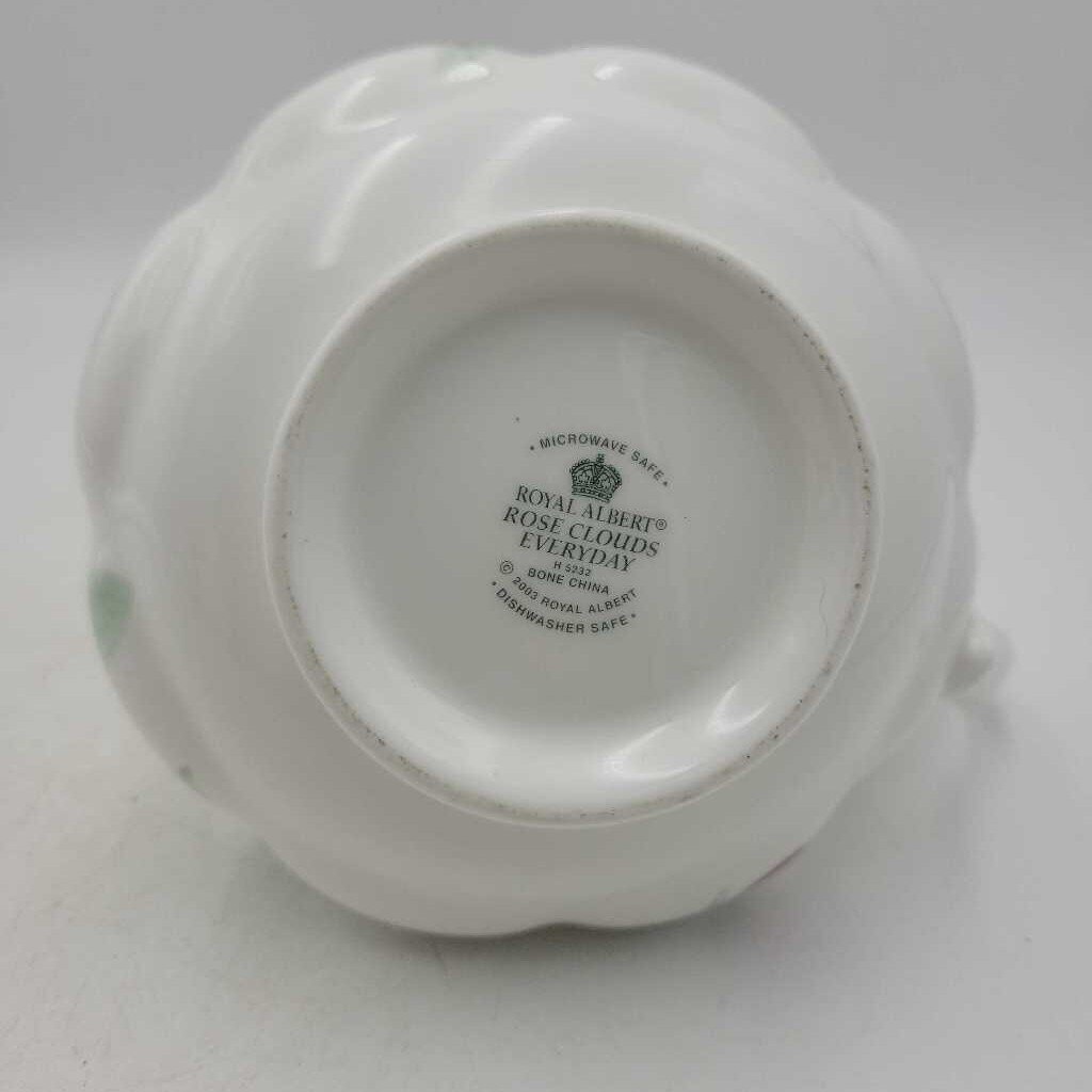 Royal Albert Gravy Boat Rose Clouds (TRE)