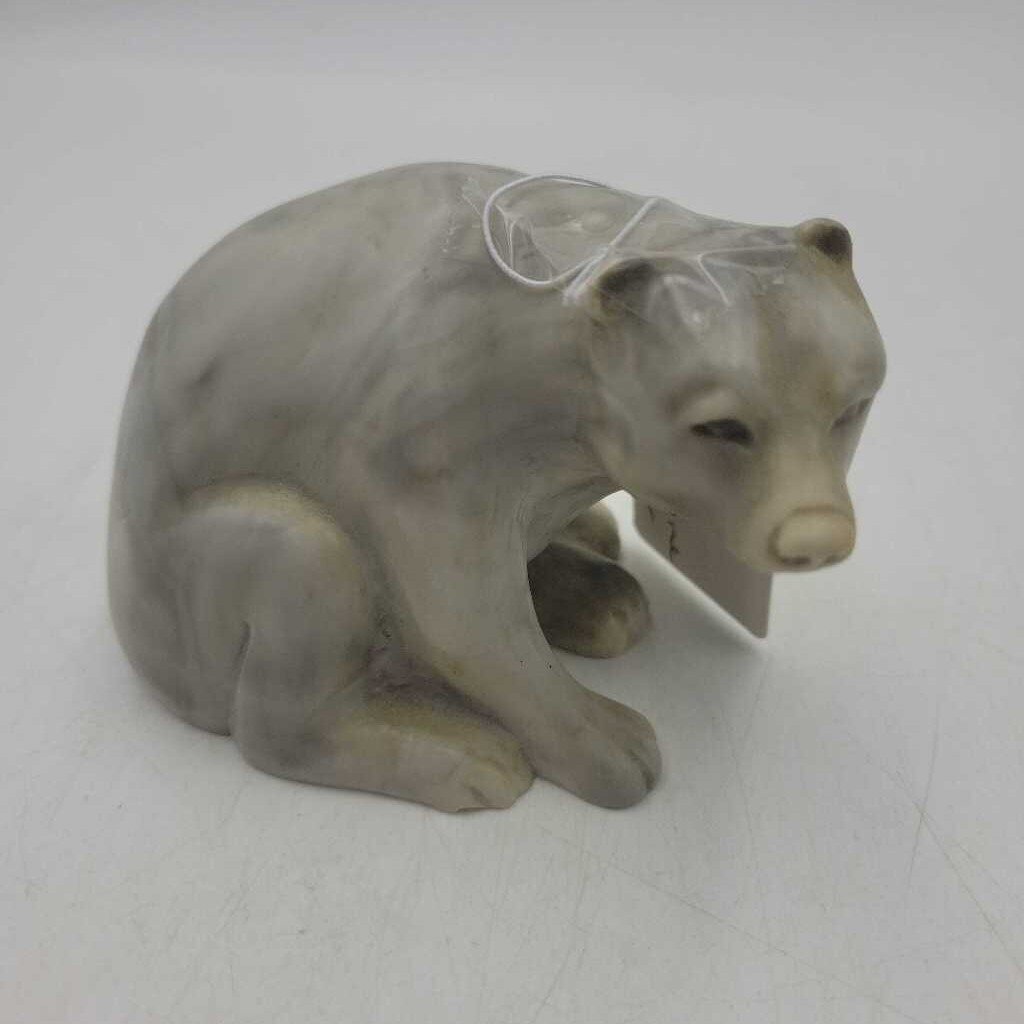 Carved Resin Bear (JL)