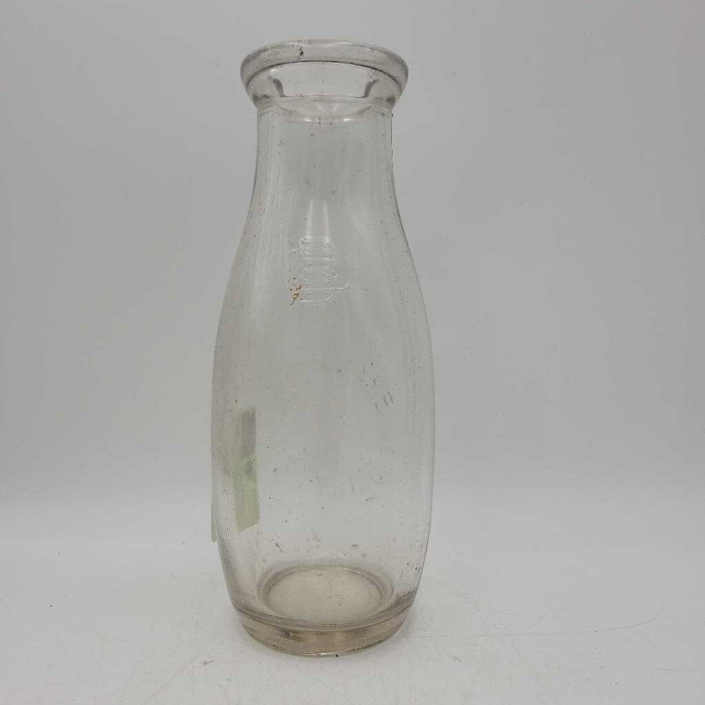 Brampton Dairy Co. pint Bowling pin milk bottle (Jef)