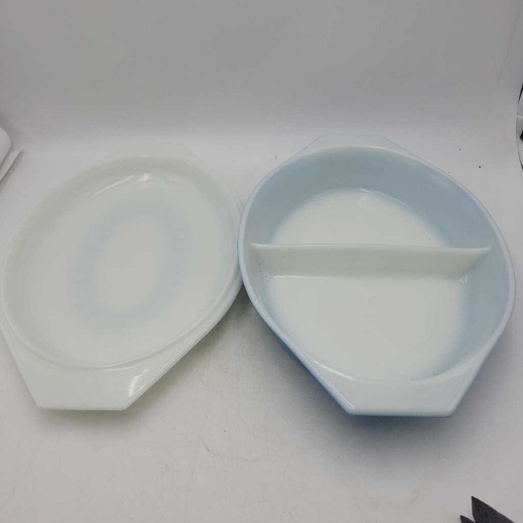 Pyrex Covered Dish Blue Snowflake Garland pattern 063 (MEB) TG