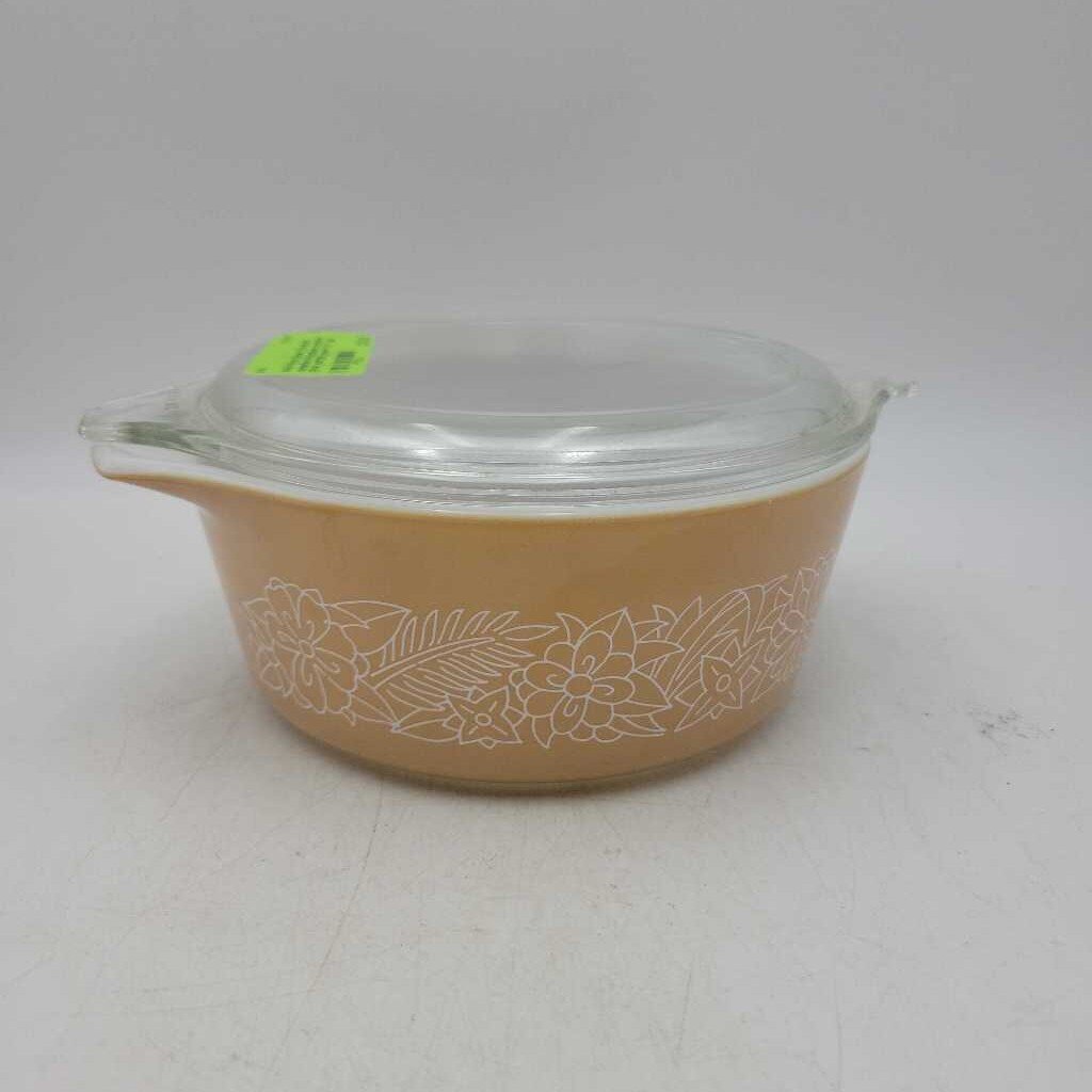 Pyrex Bowl Covered casserole Woodland pattern (RHA) #472B