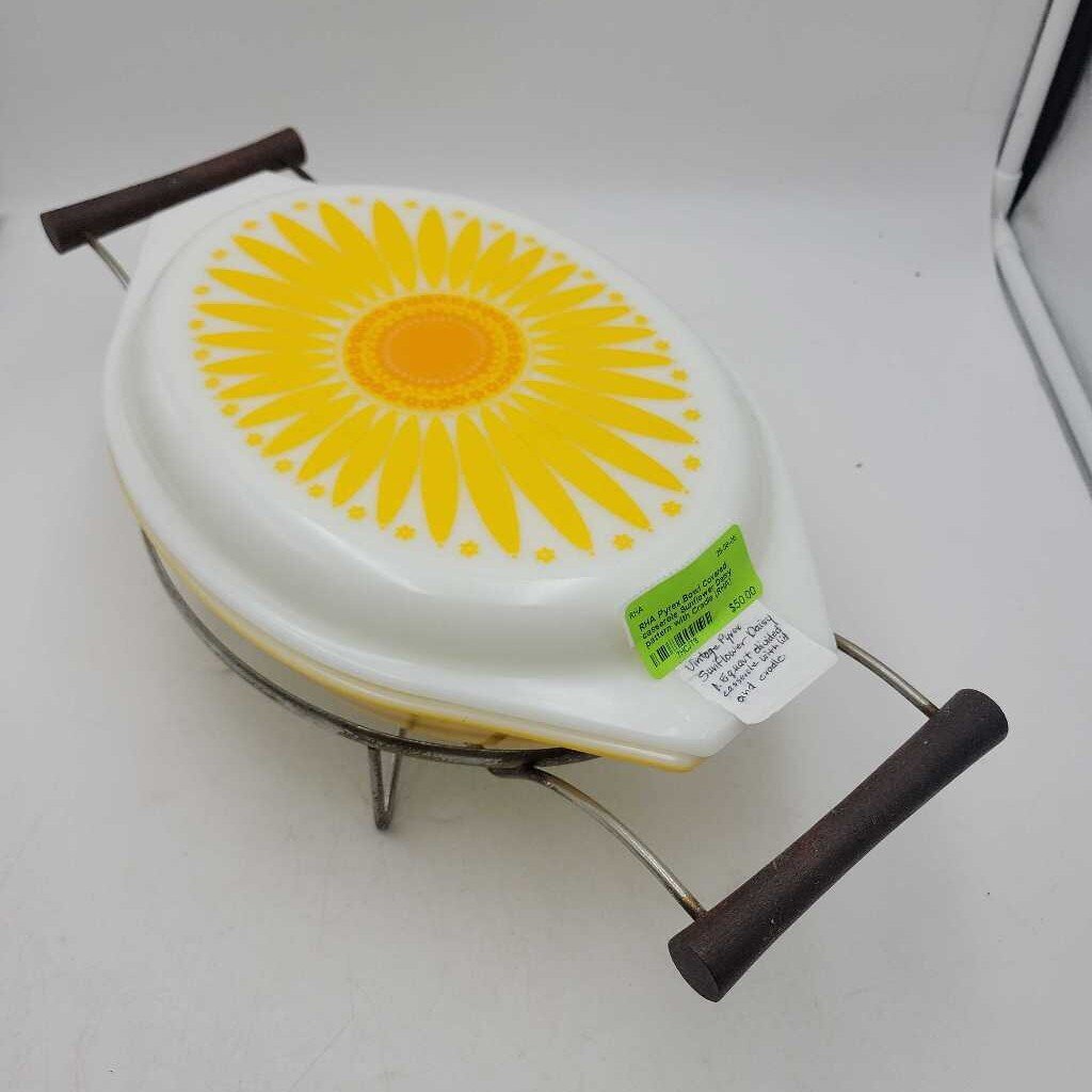 Pyrex Bowl Covered casserole Sunflower Daisy pattern with Cradle (RHA)