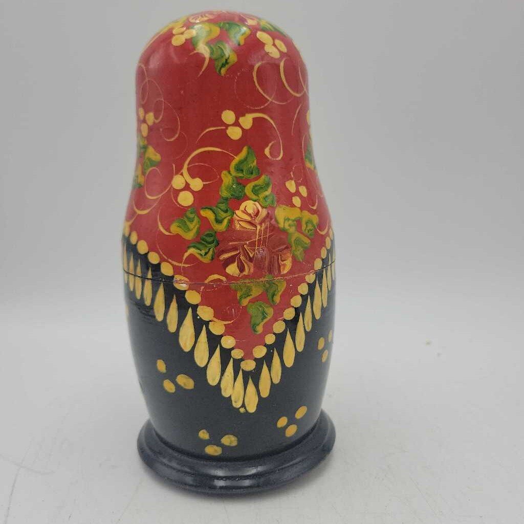 Large set of Russian Nesting Dolls (5 pcs)