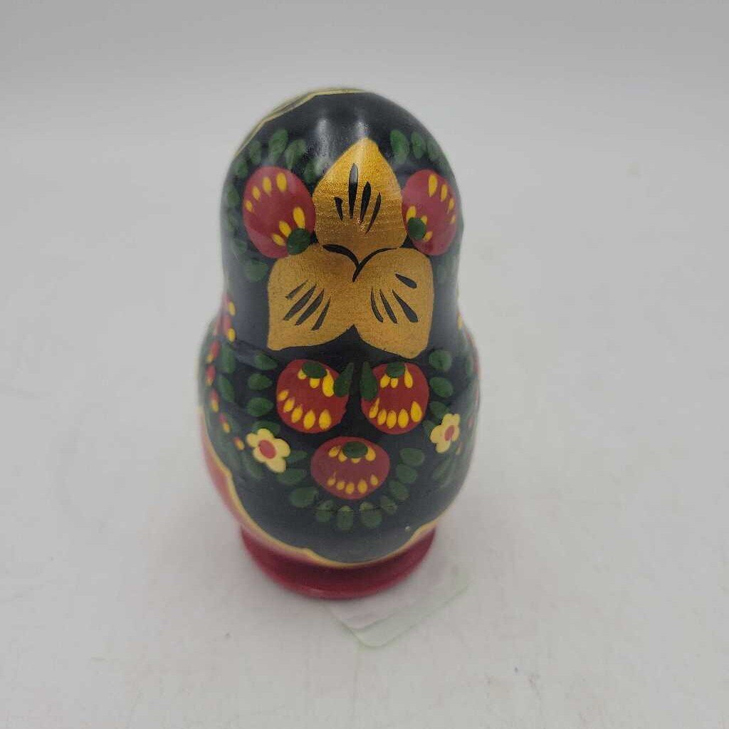 Small set of Russian Nesting Dolls (4 pcs)(STV)