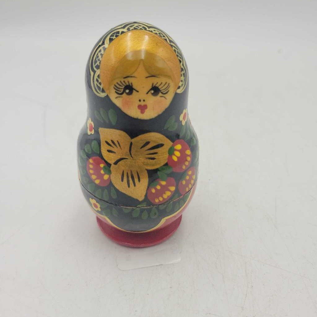 Small set of Russian Nesting Dolls (4 pcs)(STV)