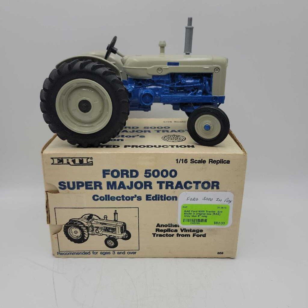 Ford 5000 Tractor Ertl Model in original box (RAE)
