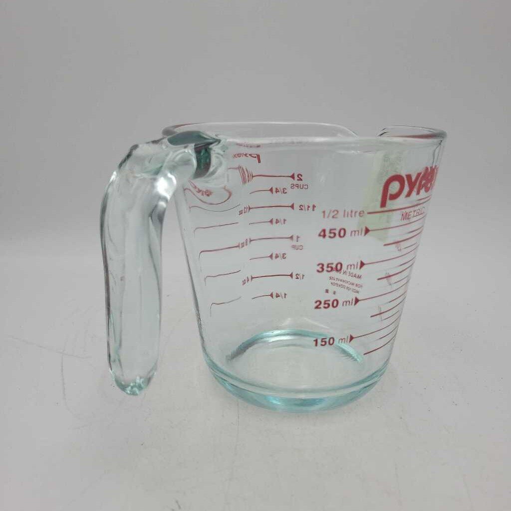 Pyrex Measuring cup (JAS)