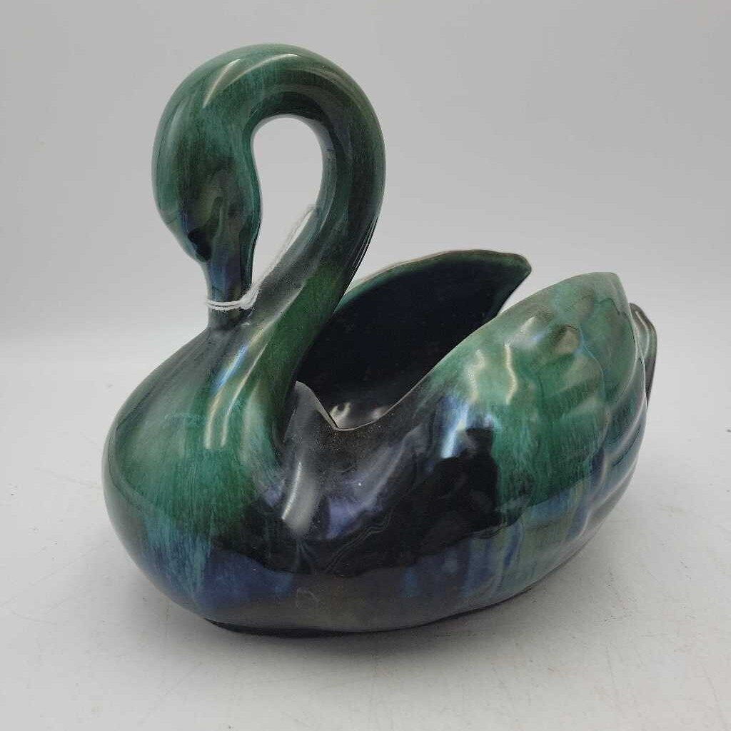 Blue Mountain Pottery Swan Dish (RHA)