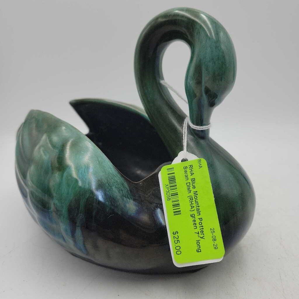 Blue Mountain Pottery Swan Dish (RHA)