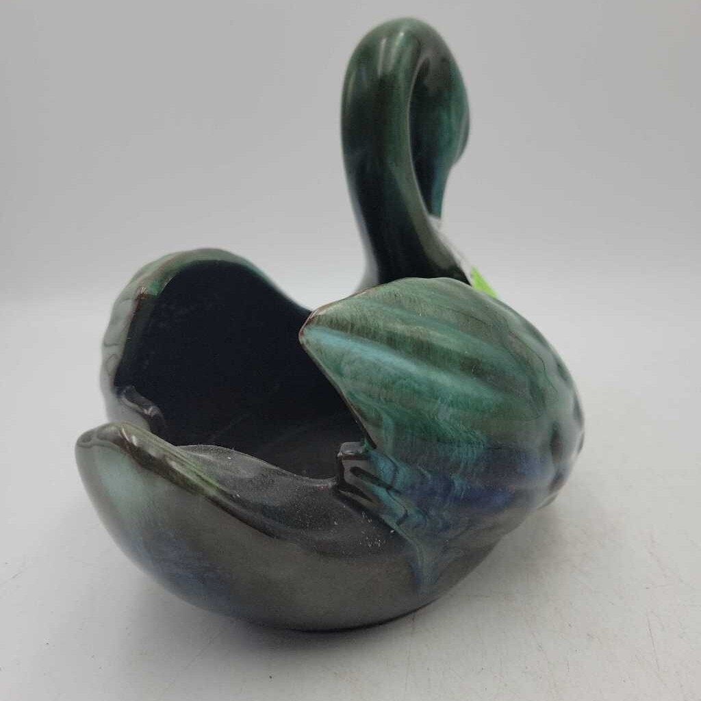 Blue Mountain Pottery Swan Dish (RHA)