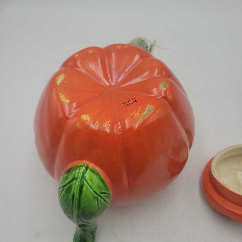 Vintage Ceramic Tomato Teapot (YVO) (508)