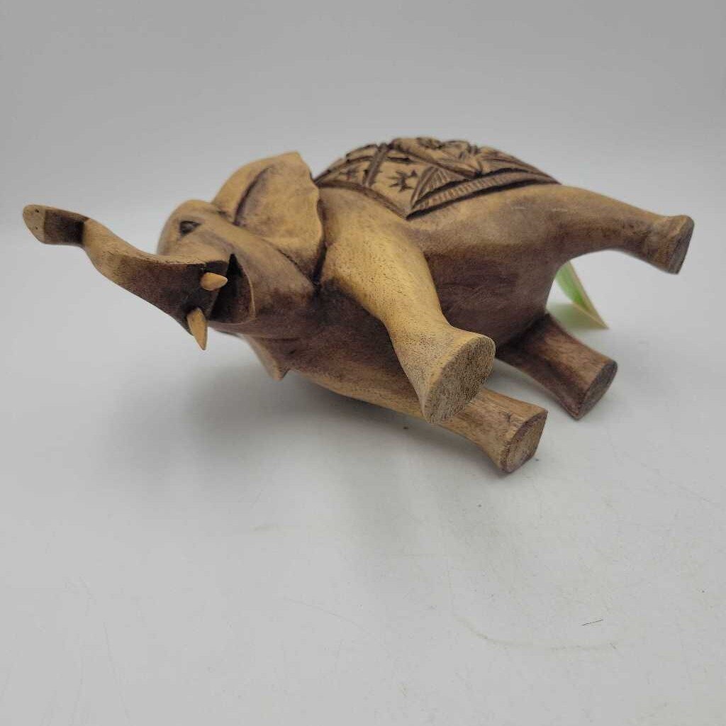Wooden Elephant carving (GBZ)