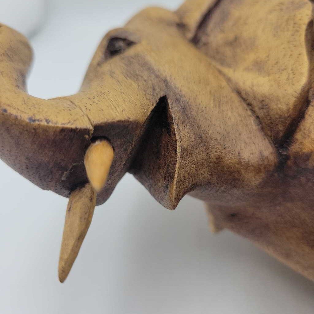Wooden Elephant carving (GBZ)