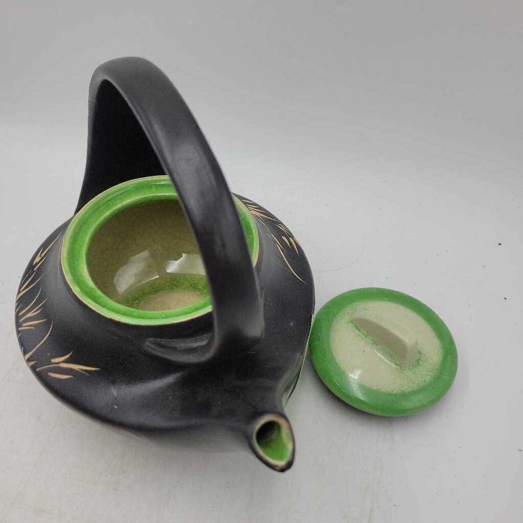 Beautiful pottery glazed Teapot JR (NUR)