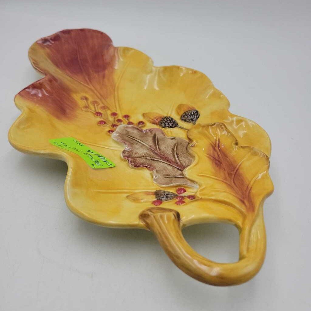 Fritz and Floyd Leaf Dish (TRE)
