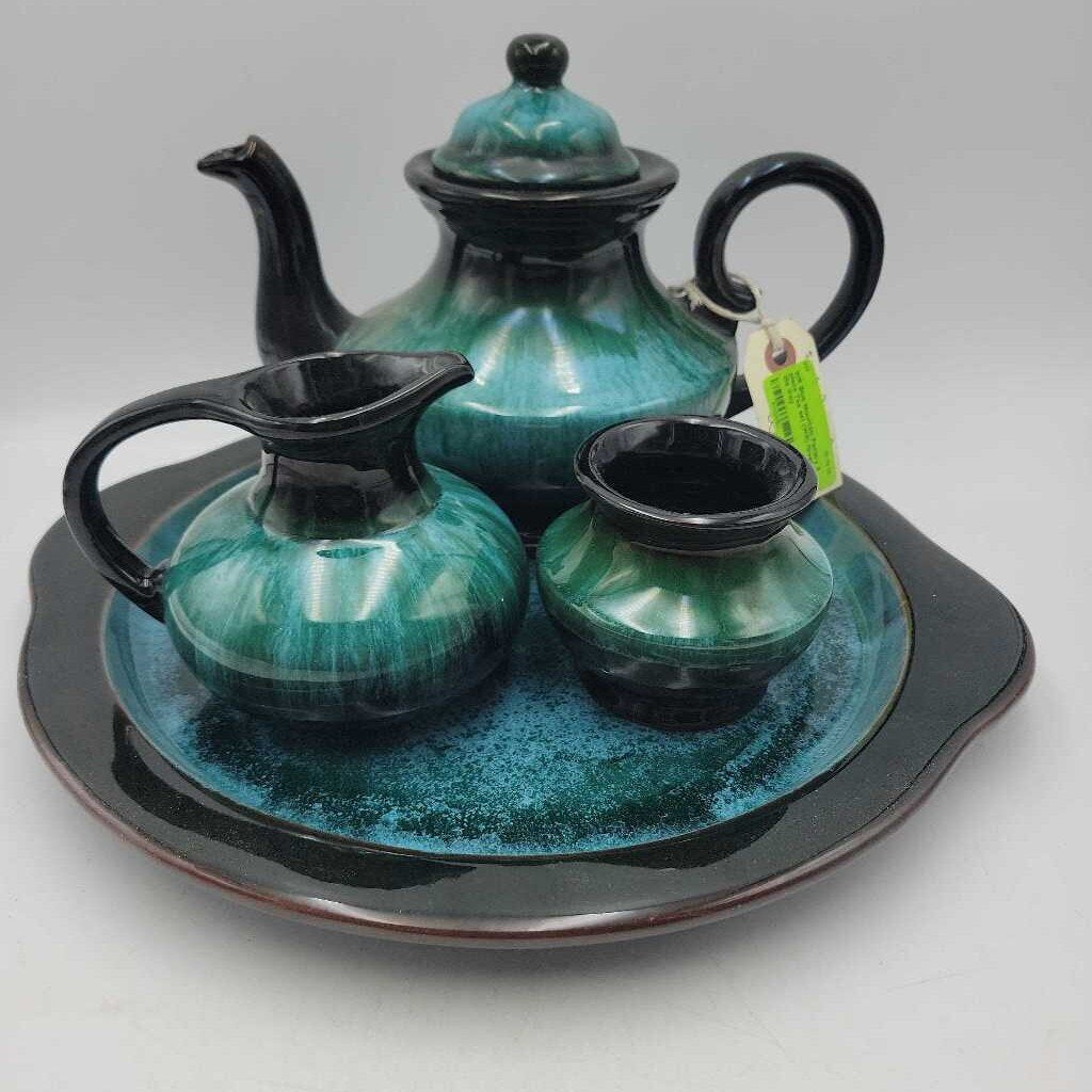 Blue Mountain Pottery 5 piece Tea set (WR)