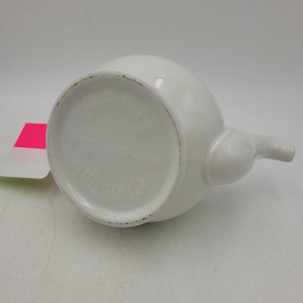 Churchill Pottery England Tea Pot (KAR)