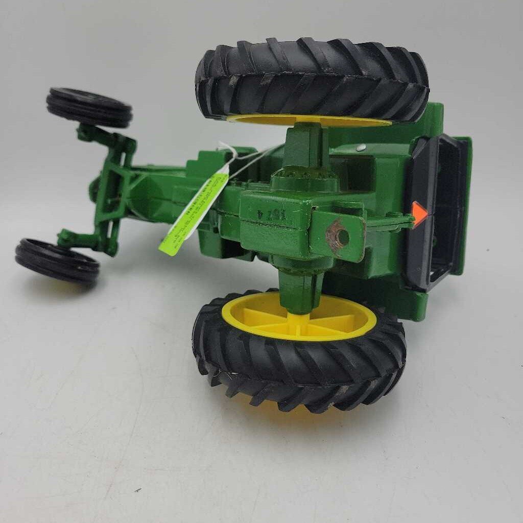 John Deere Tractor Ertl Model (RAE)
