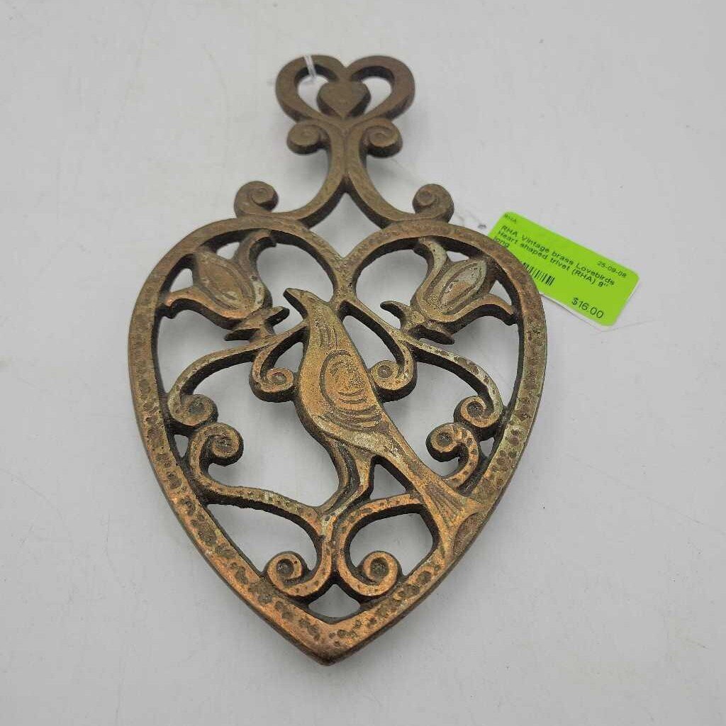Vintage brass Lovebirds Heart shaped trivet (RHA)