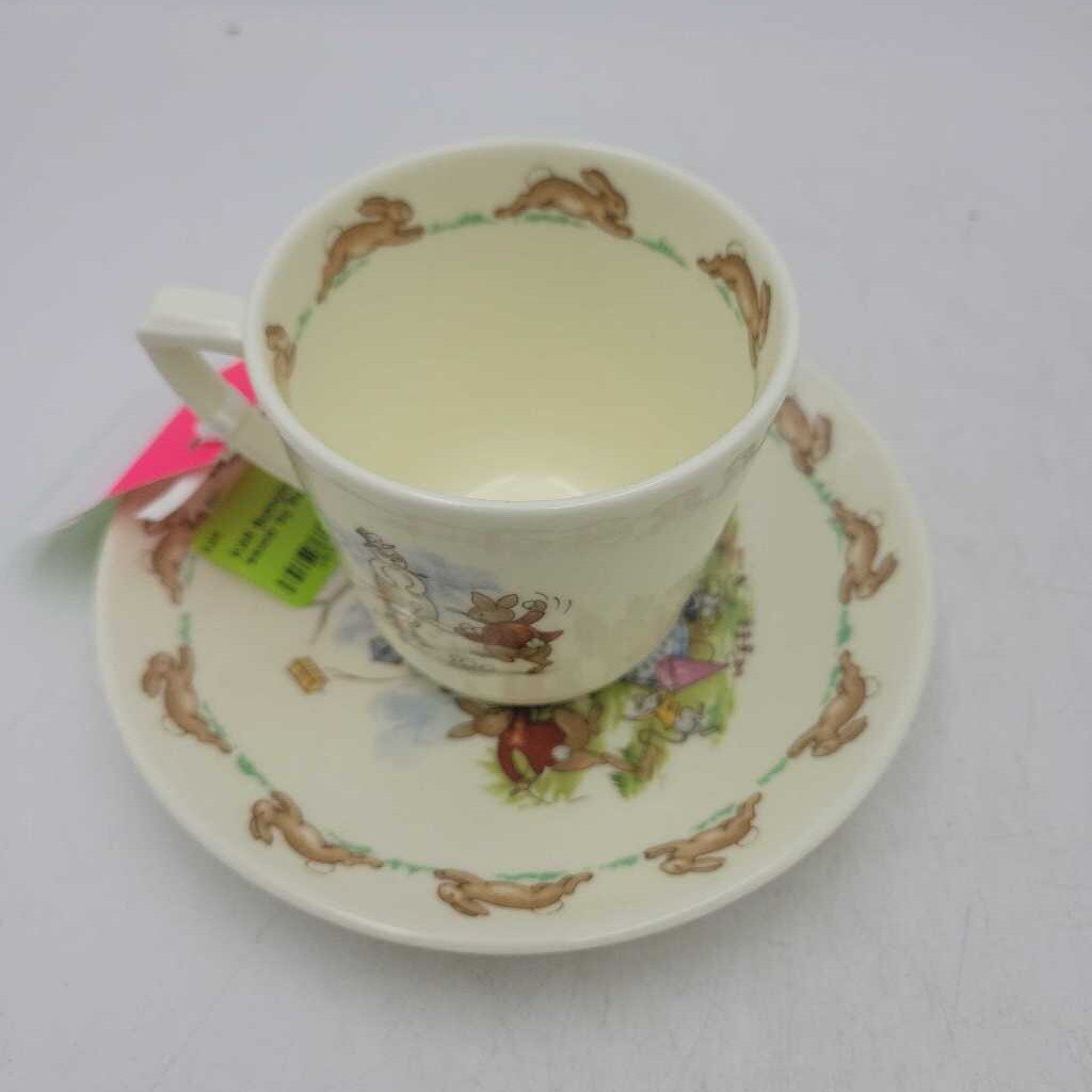 Bunnykins cup and saucer by Royal Doulton (KAR)