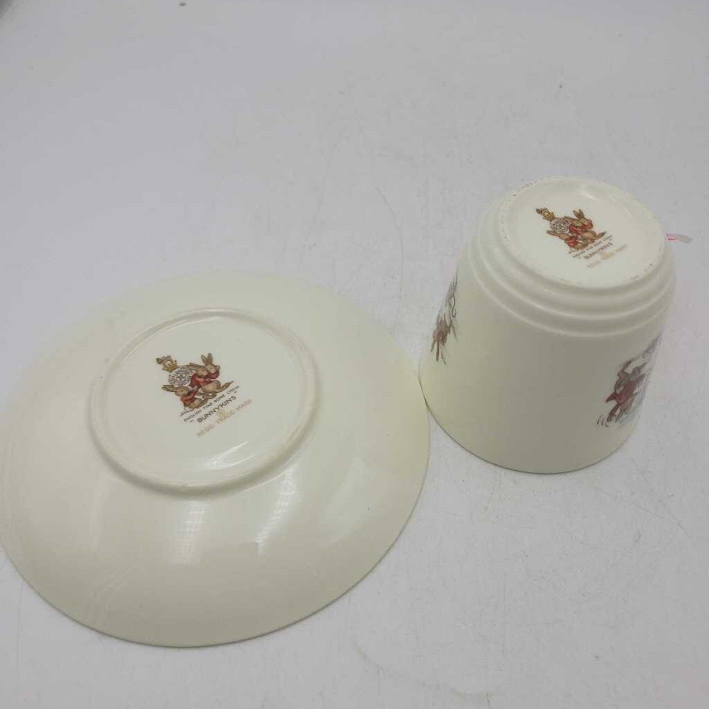 Bunnykins cup and saucer by Royal Doulton (KAR)
