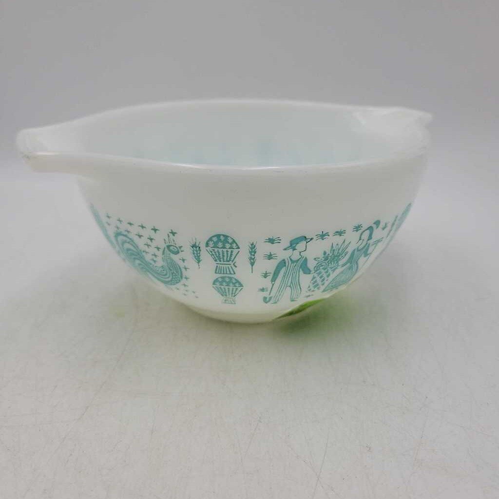 Pyrex Turquoise Amish Butterprint 1 1/2 Pint Mixing Bowl (BG)