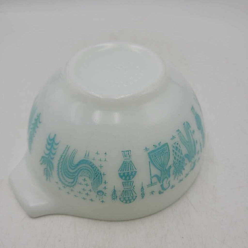 Pyrex Turquoise Amish Butterprint 1 1/2 Pint Mixing Bowl (BG)