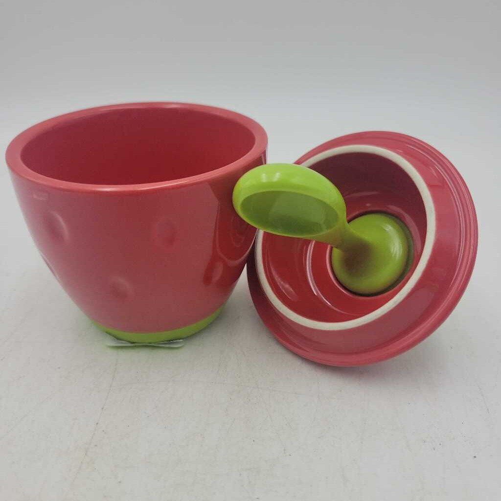 Strawberry jam jar with spoon in lid (BG)
