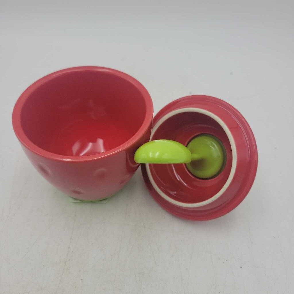 Strawberry jam jar with spoon in lid (BG)