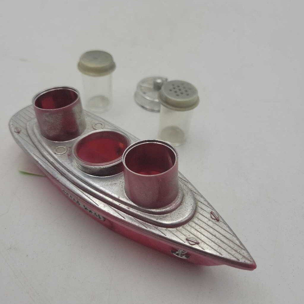 Speed Boat Salt and Pepper (JAS)
