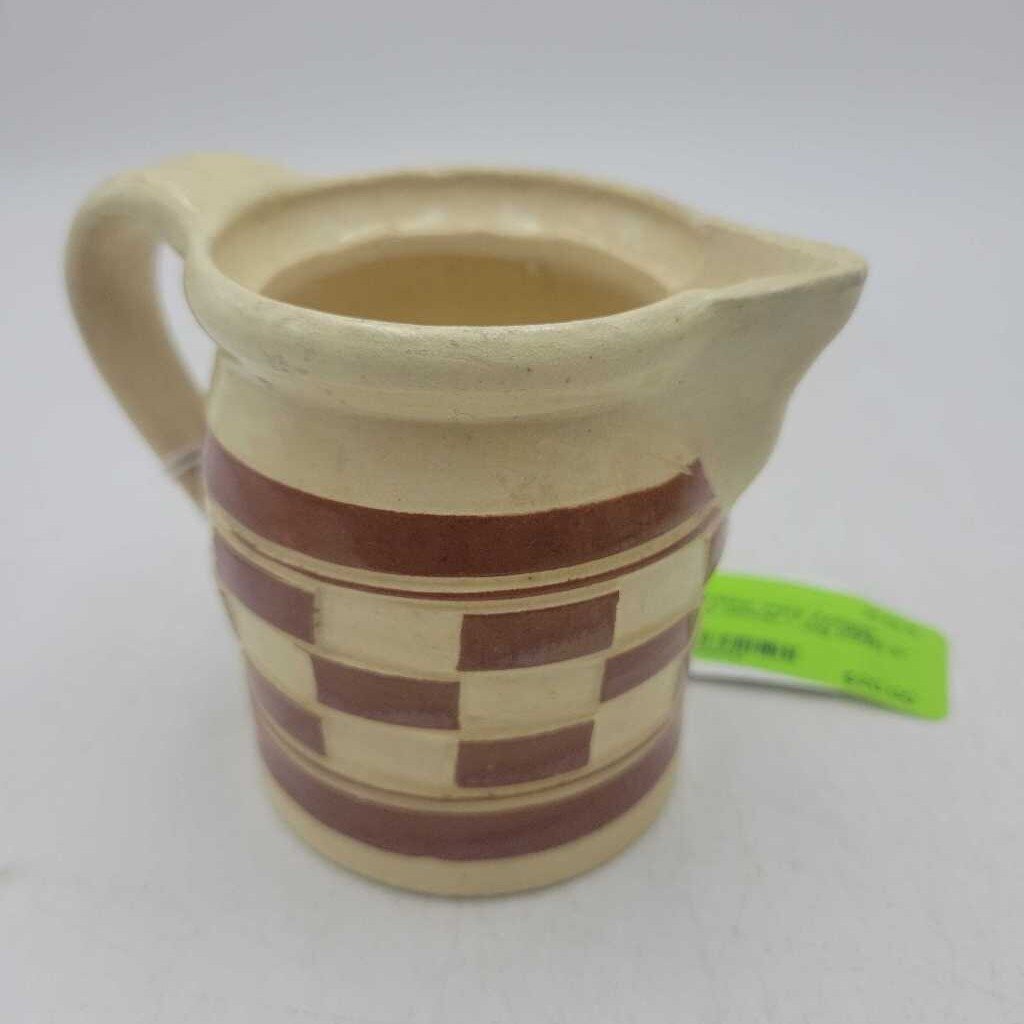 Yellow ware Antique pottery pitcher / Jug (DEB)