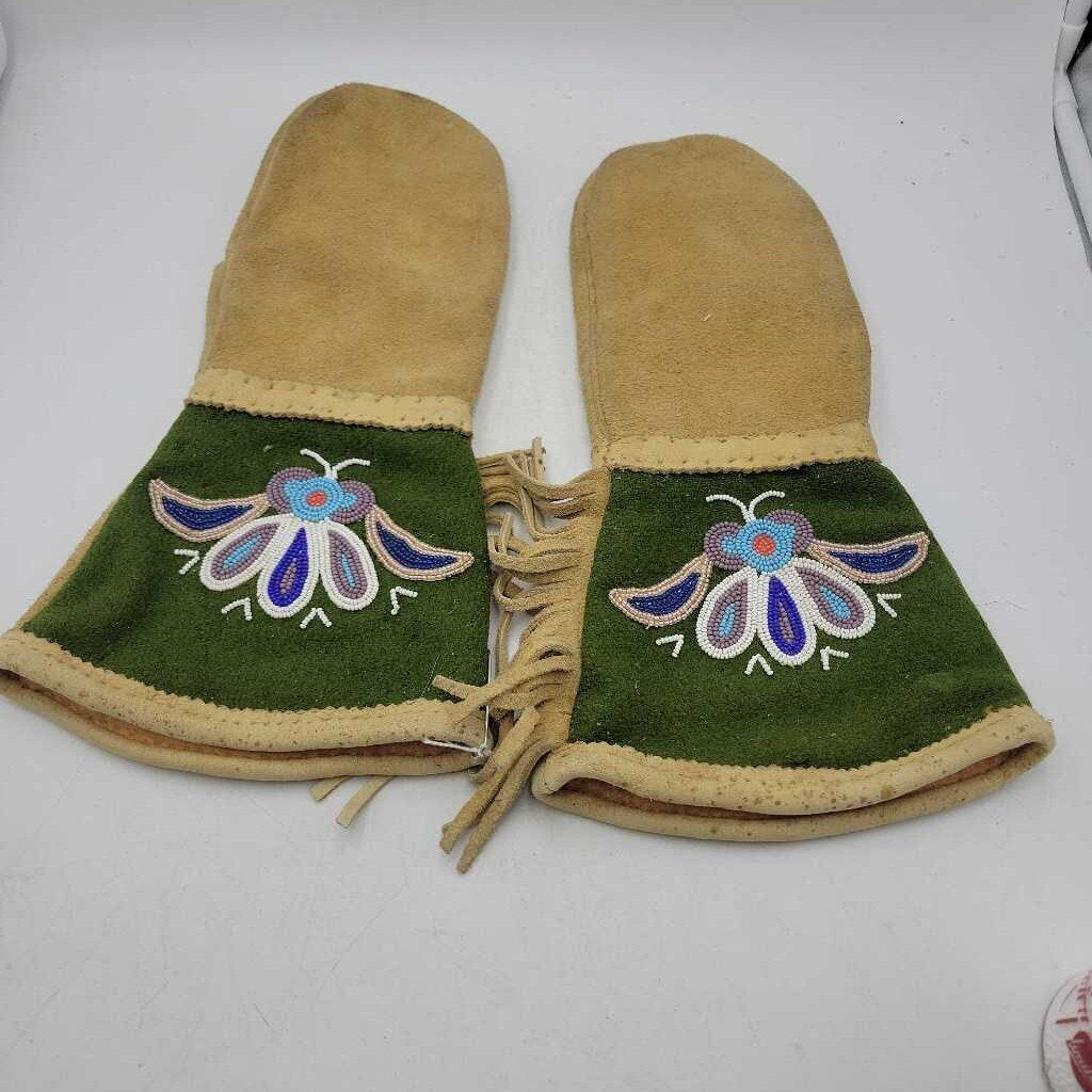Handmade Native Mitts Medium size (GEC)