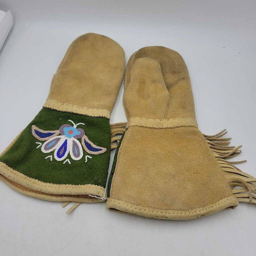 Handmade Native Mitts Medium size (GEC)