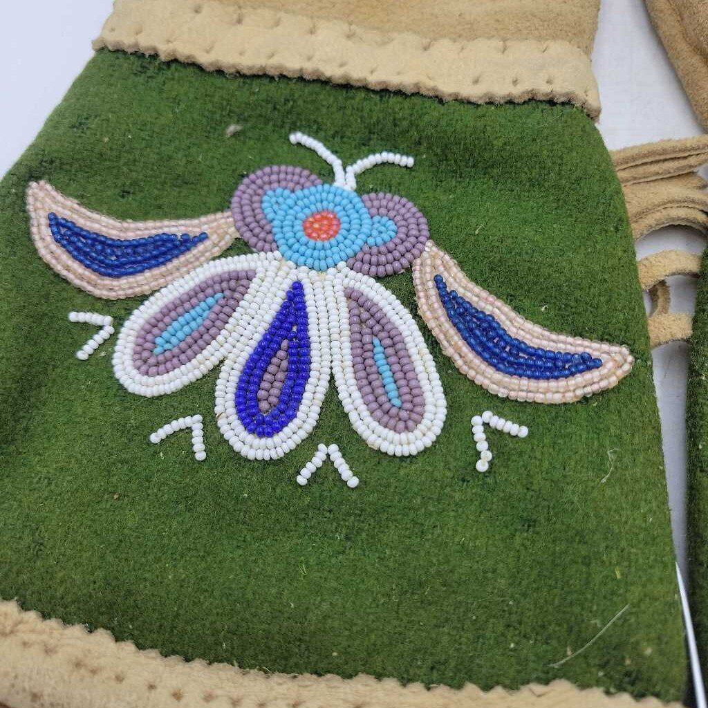 Handmade Native Mitts Medium size (GEC)