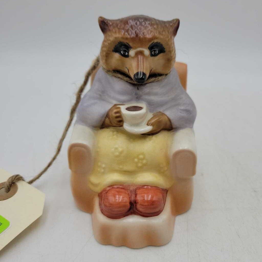 Ringtale Raccoons "Tea Time" 1981 Goebel (MCC)#1358