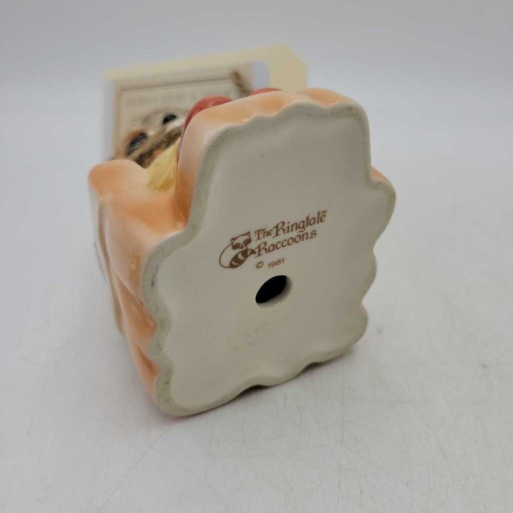 Ringtale Raccoons "Tea Time" 1981 Goebel (MCC)#1358