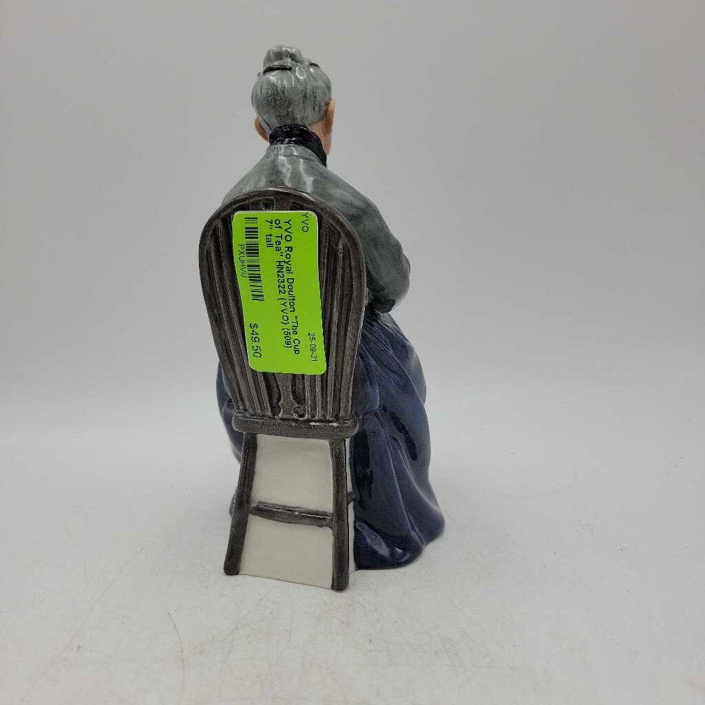 Royal Doulton "The Cup of Tea" HN2322 (YVO) (509)