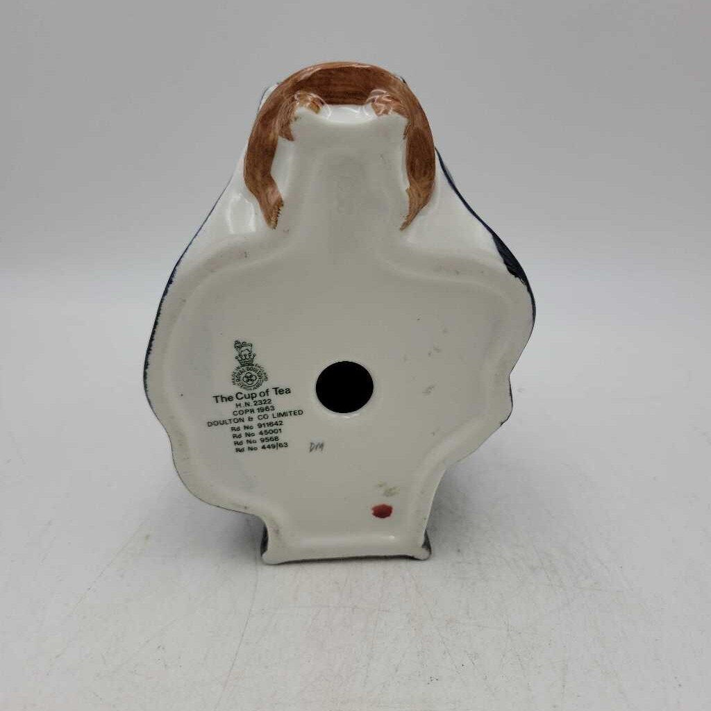 Royal Doulton "The Cup of Tea" HN2322 (YVO) (509)